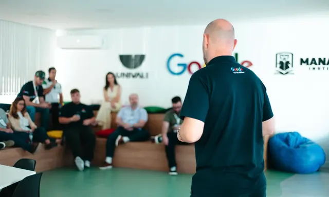 Encontro em espaço de inovação